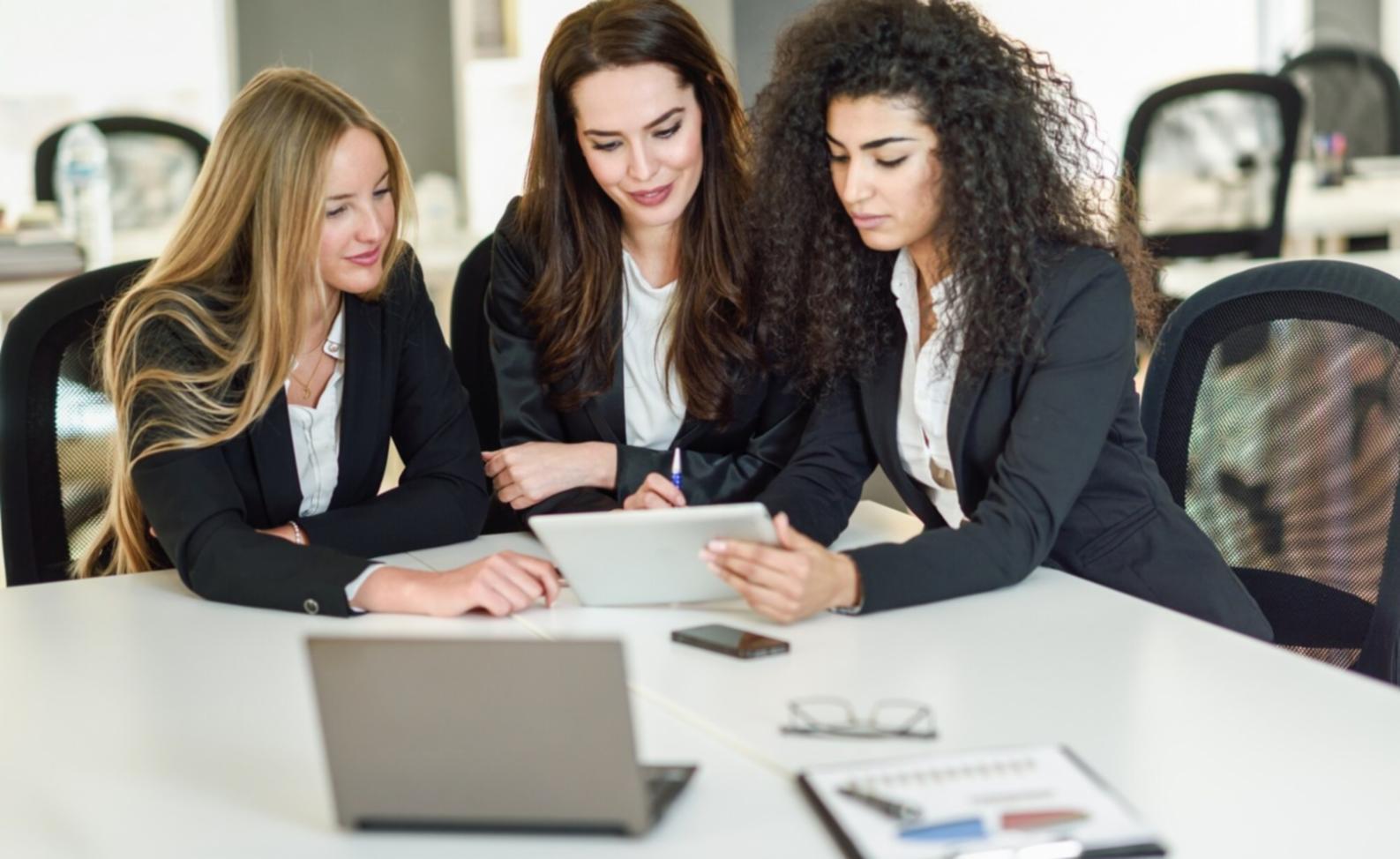 Marka stratejisi geliştirme sürecinde kullanılan analitik araçlar ve yöntemler